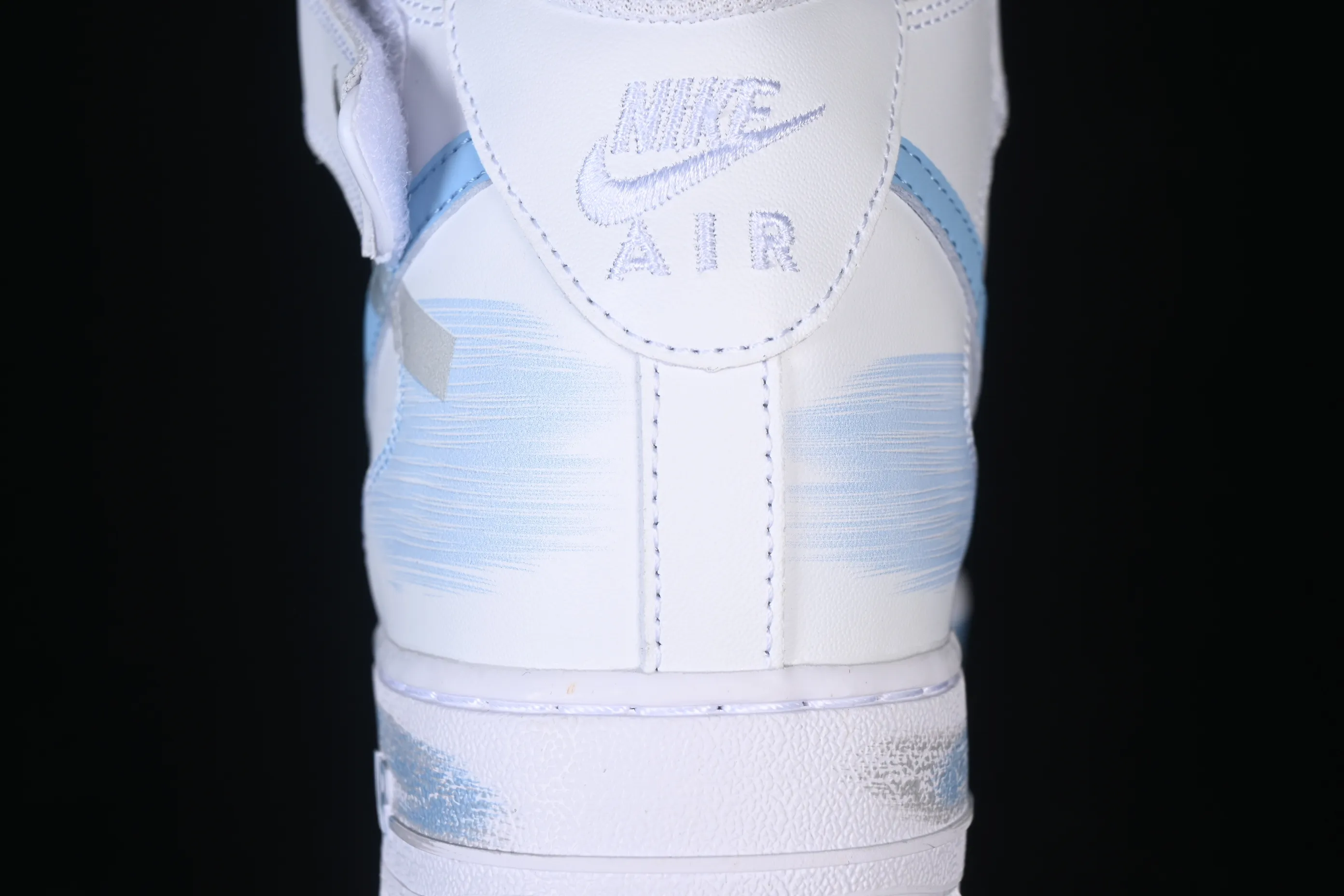 All categories Nk Air Force 1 Air Force series Nk Air Force 1 Mid Air Force mid-top Nike Air Force 1'07 Mid broken hook inkjet Air Force 1 mid-top casual sneakers ZH0316-124